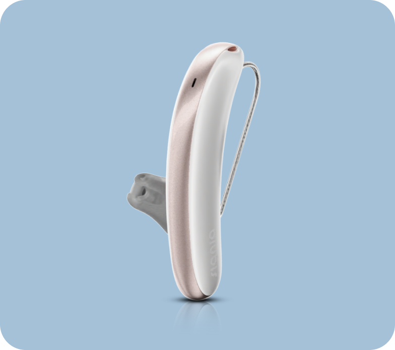 afbeelding van Signia Styletto gehoorapparaat tegen lichtblauwe achtergrond